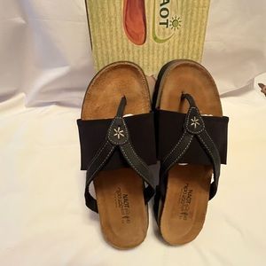 Naot navy blue sandals, size 40. USA size 9-5.5